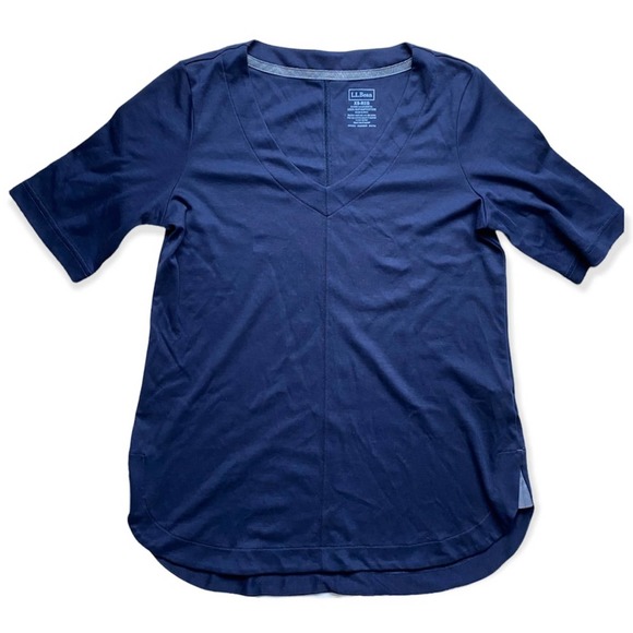 L.L BEAN Women's V-Neck Shirt. XS - Picture 1 of 4